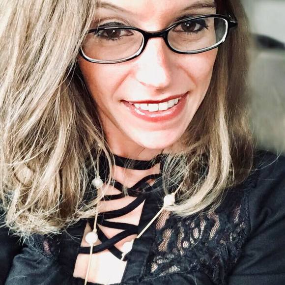 Poshmark profile picture for @goldman